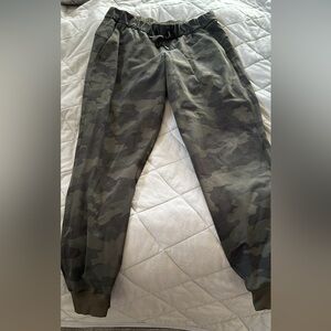 Lulu On the Fly Joggers